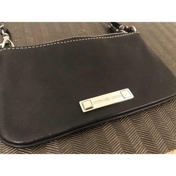 MICHAEL KORS Black Leather Wristlet, Silver Zip, Small Clutch Pouch - Picture 5 of 16